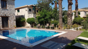 Гостиница Castello Bellos Villas & Apartments  Кери